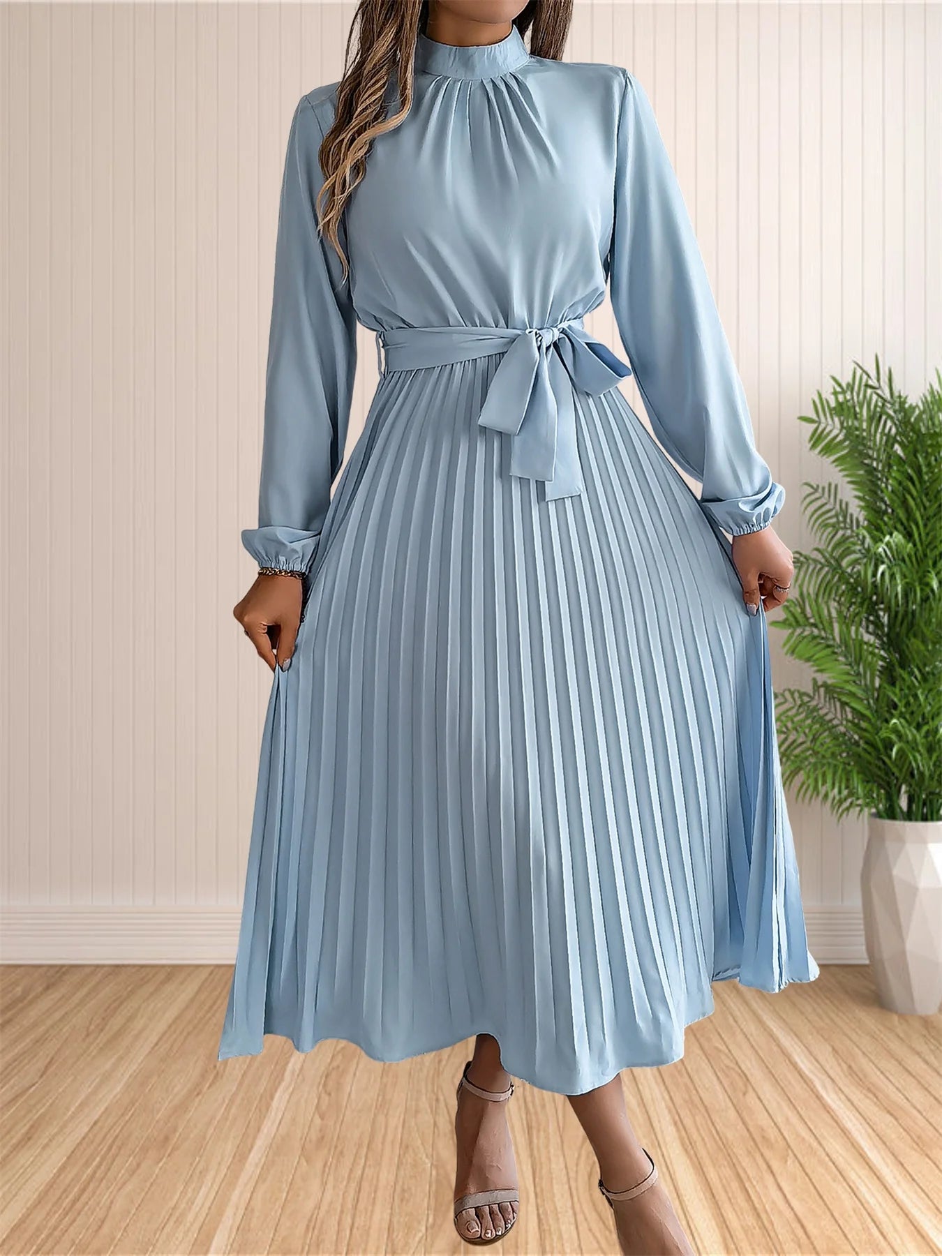 Elegant Pleated Long Sleeved Dress