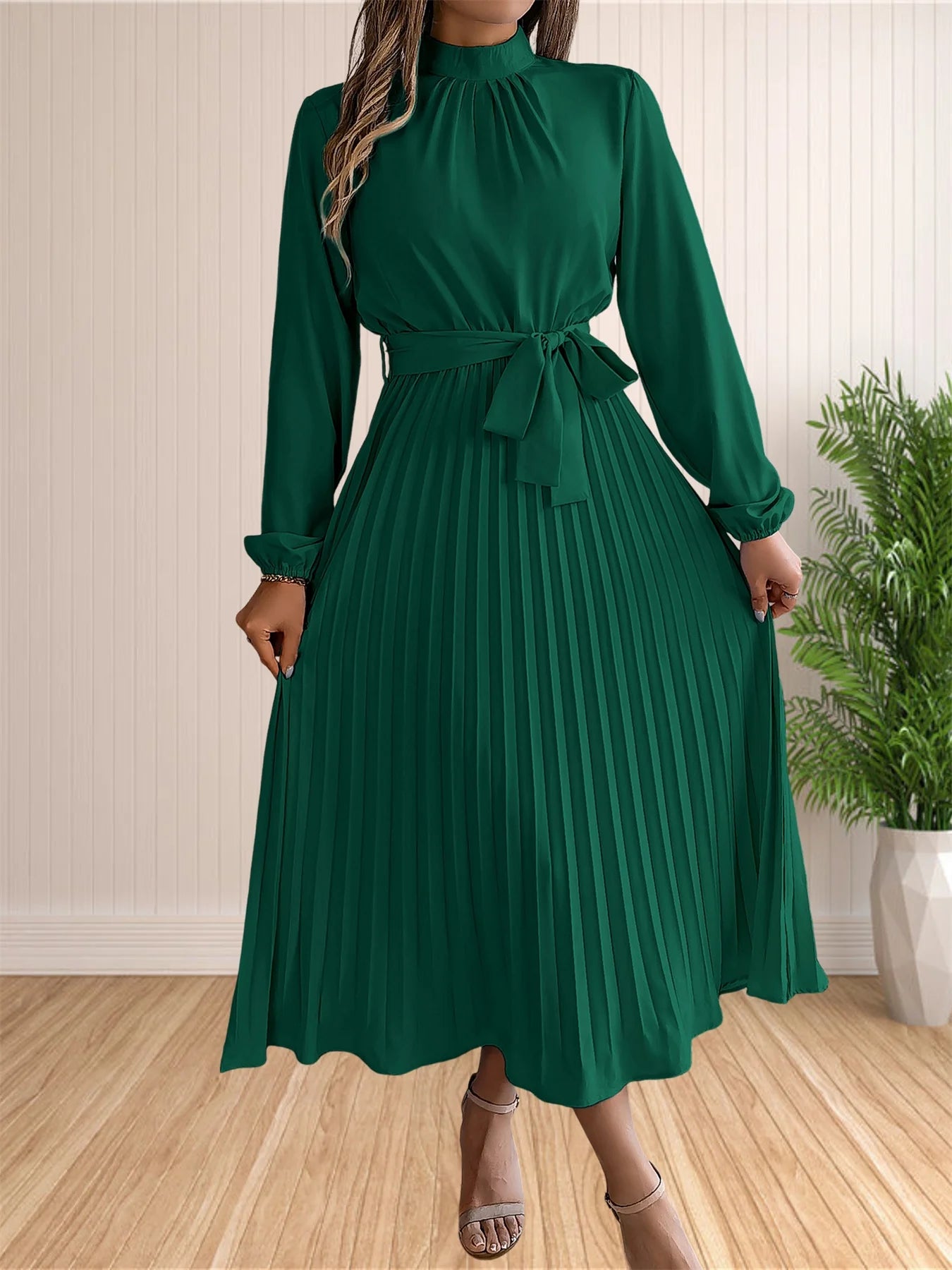 Elegant Pleated Long Sleeved Dress