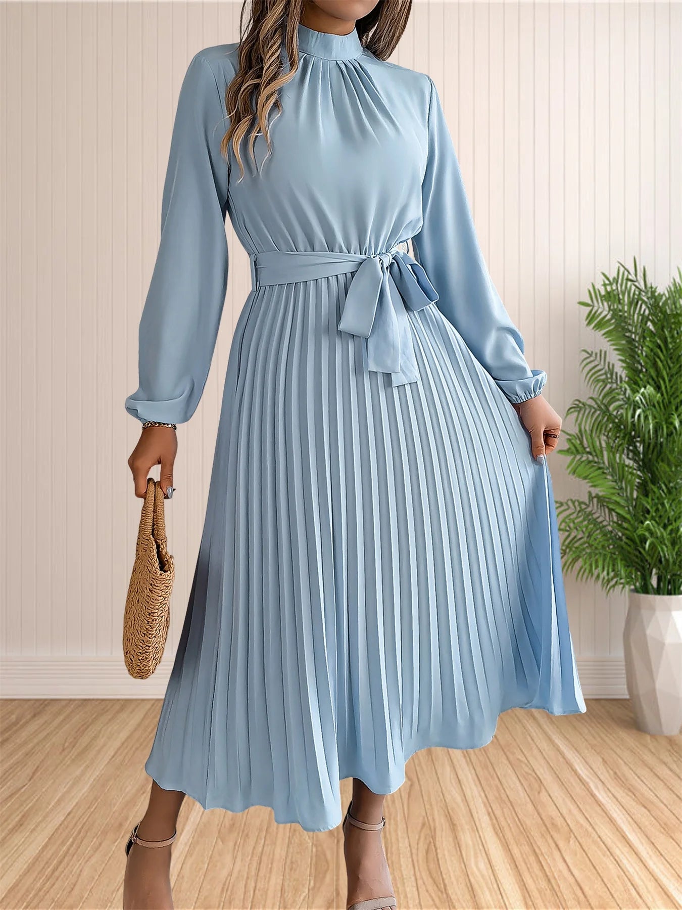 Elegant Pleated Long Sleeved Dress