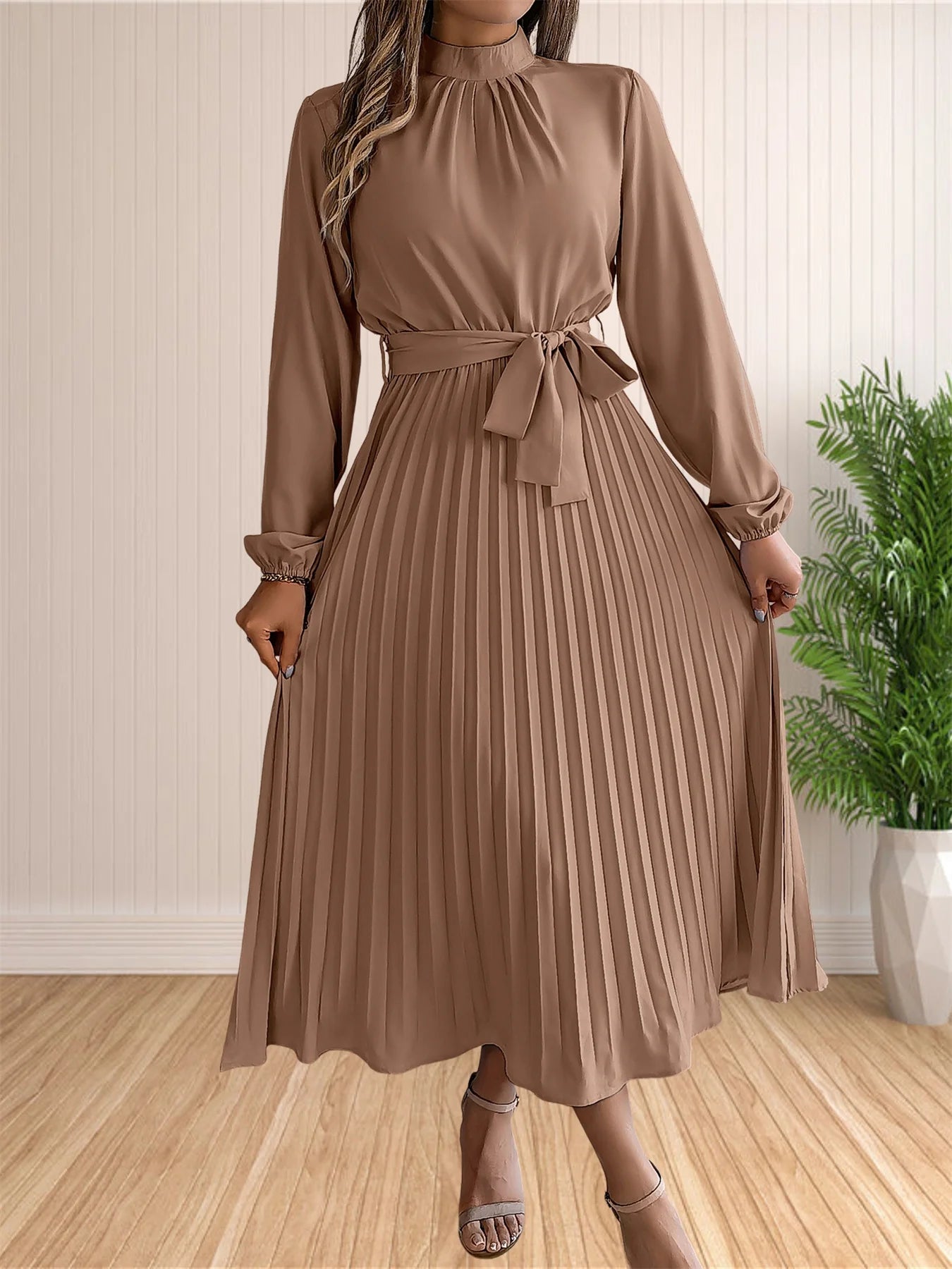Elegant Pleated Long Sleeved Dress