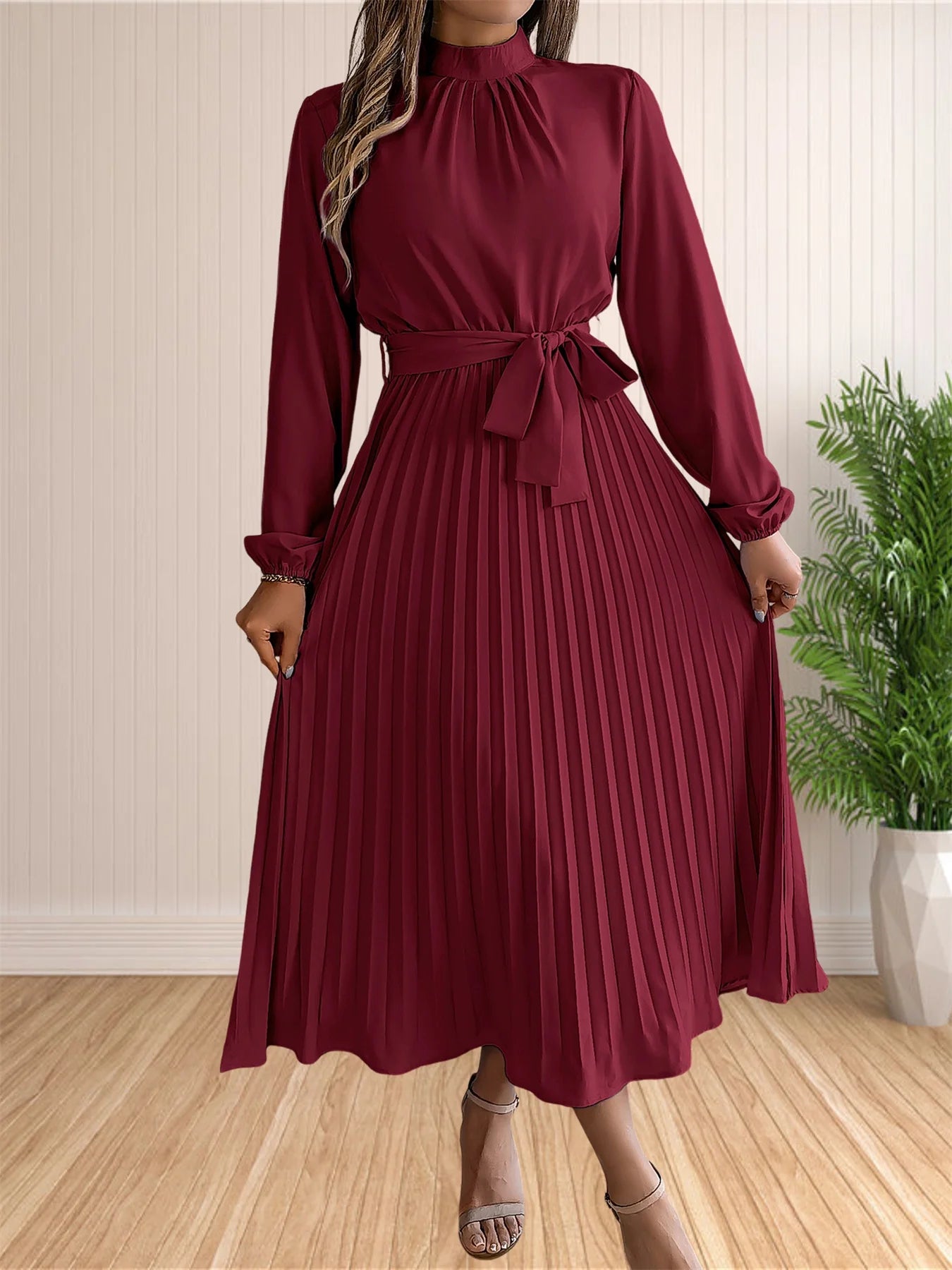 Elegant Pleated Long Sleeved Dress